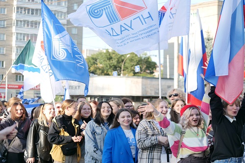 Студенты НГУАДИ на Параде российского студенчества
