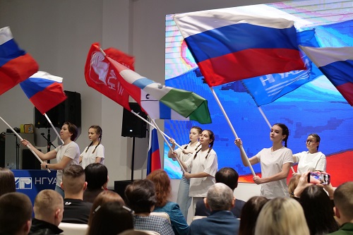 Студенты пяти образовательных учреждений Новосибирска поздравили Защитников Отечества на сцене НГУАДИ имени А.Д. Крячкова